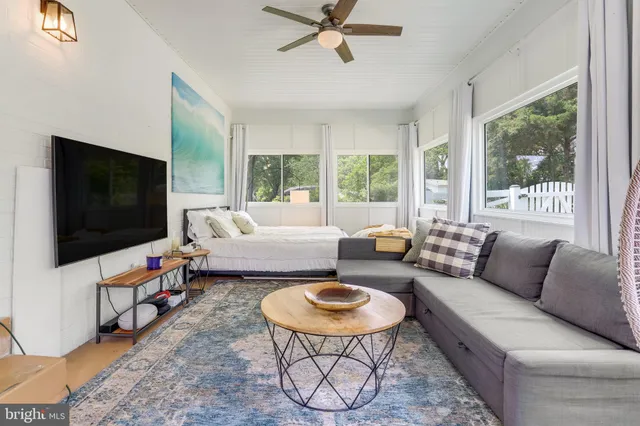 $5,000 | 5101 Redwing Drive, Alexandria, VA 22312