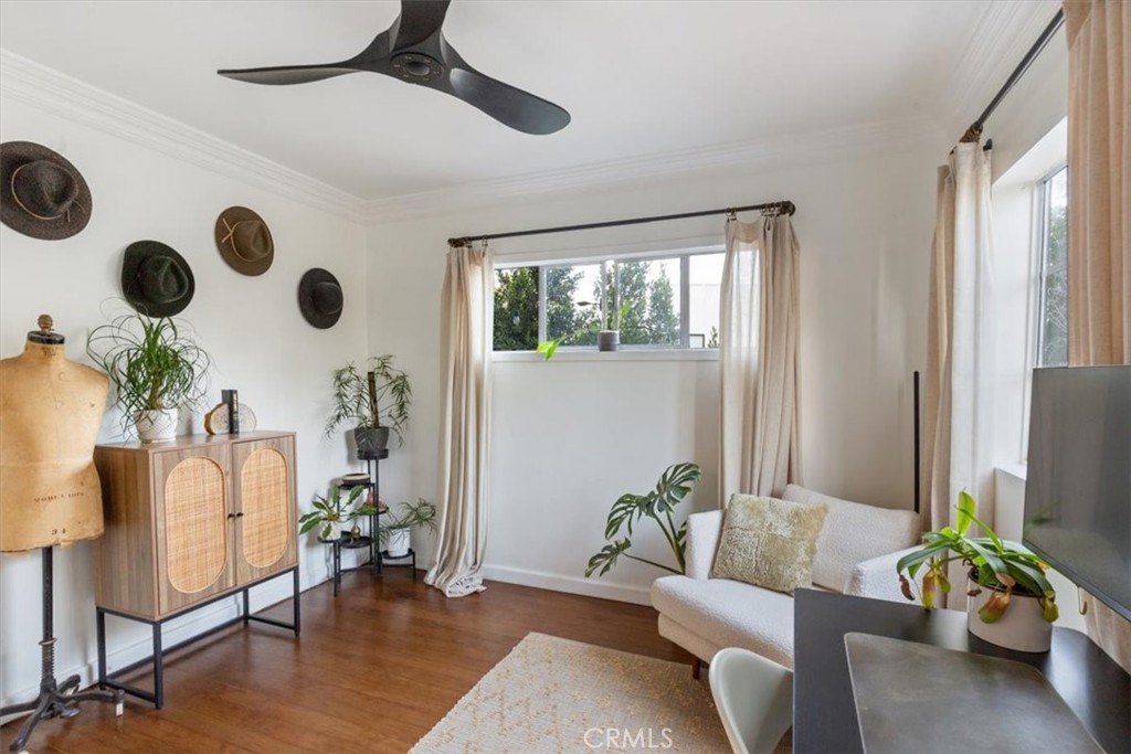 2207-2009 Apex Avenue Los Angeles, CA 90039 - Photo 23 of 64 2nd bedroom is perfect for an office, exercise room, extended closest or a guest bedroom.