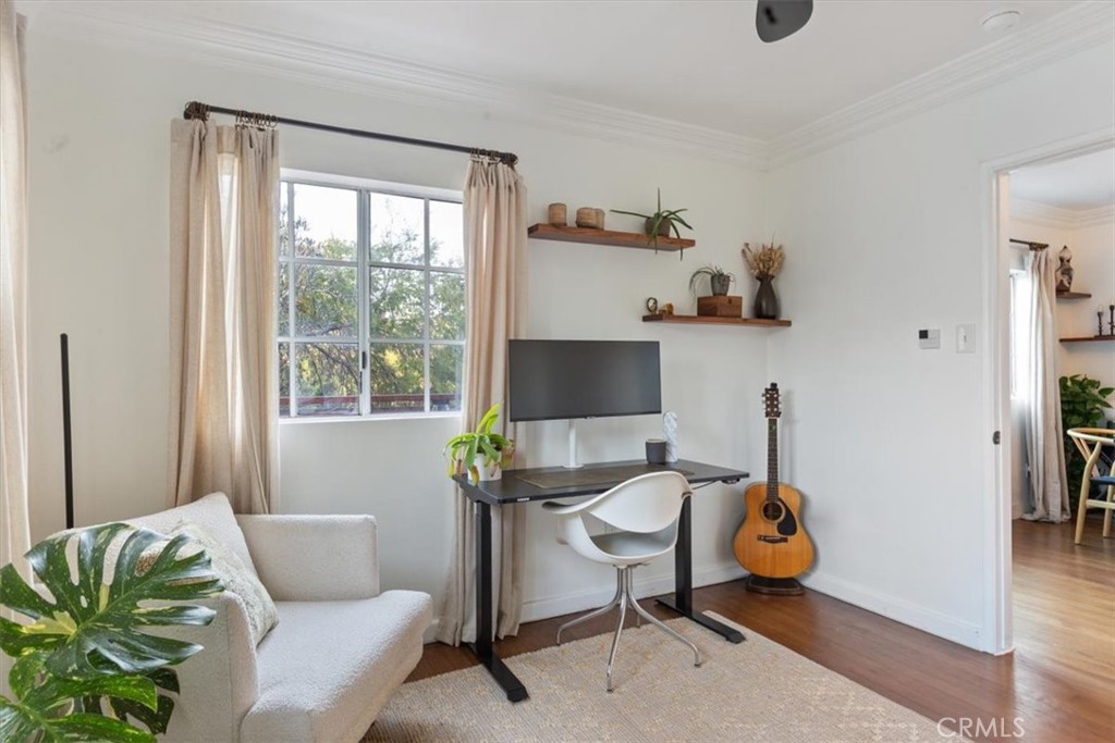 2207-2009 Apex Avenue Los Angeles, CA 90039 - Photo 25 of 64 Cozy work space with views of the greenery and front yard.