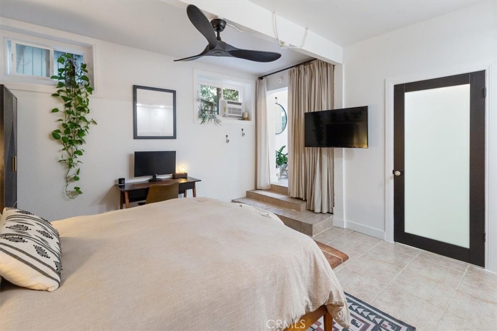 2207-2009 Apex Avenue Los Angeles, CA 90039 - Photo 38 of 64 The perfect work from home space.