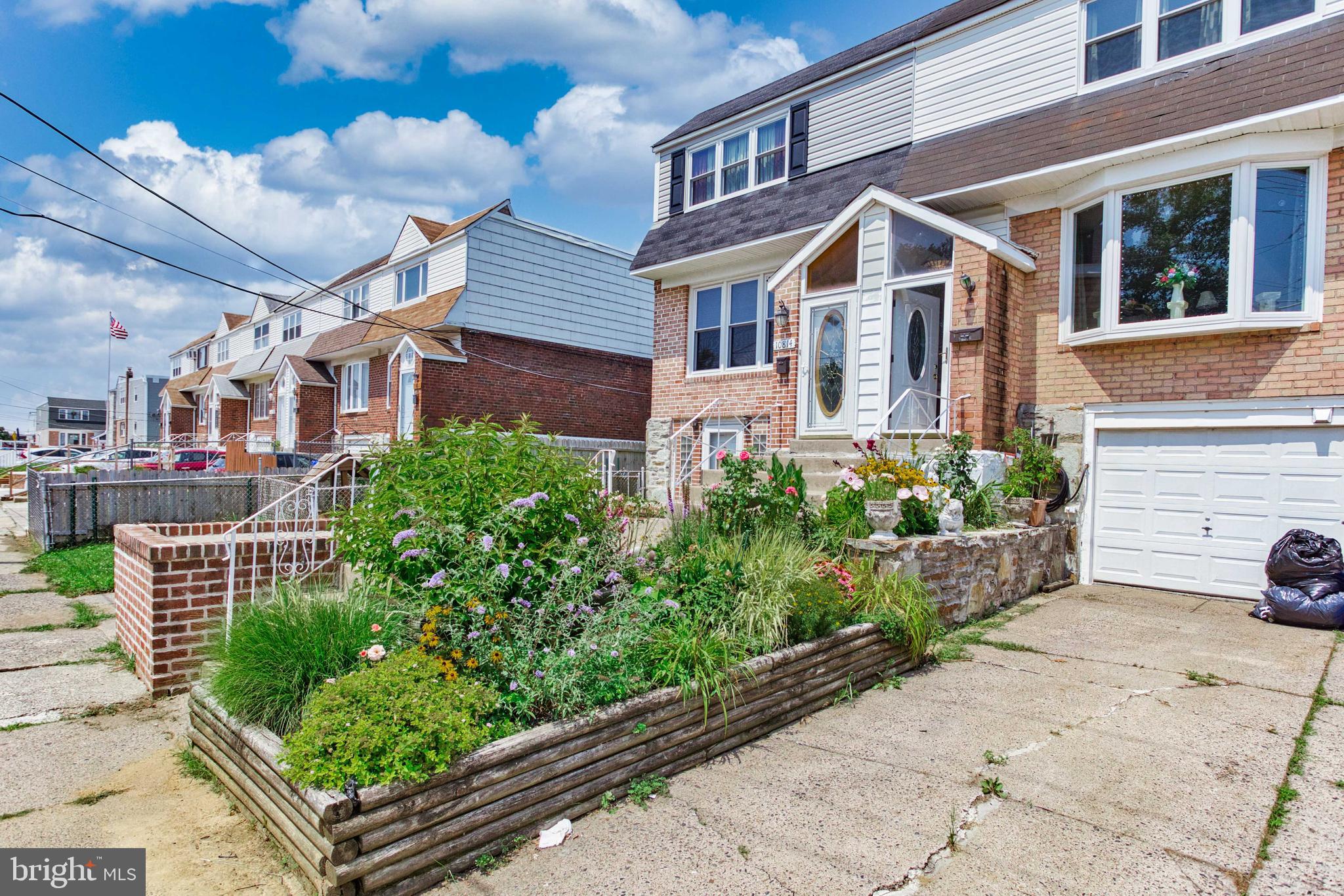 10816 Calera Road Philadelphia, PA 19154 - Photo 2 of 22 Exterior Front