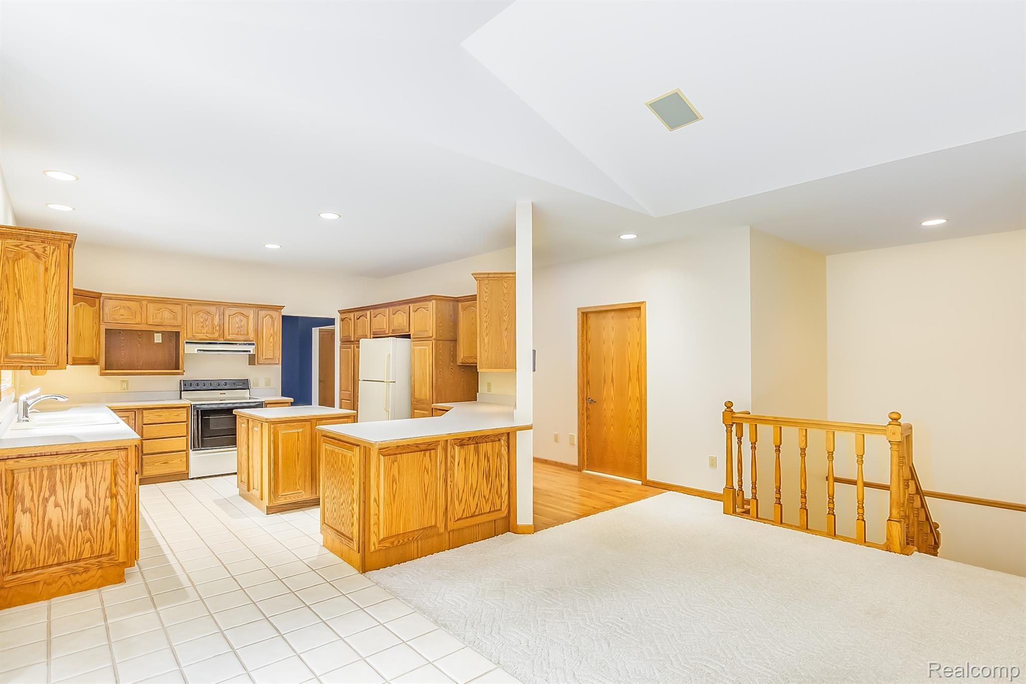8090 Lee Road Brighton, MI 48116 - Photo 12 of 46 105f.jpg