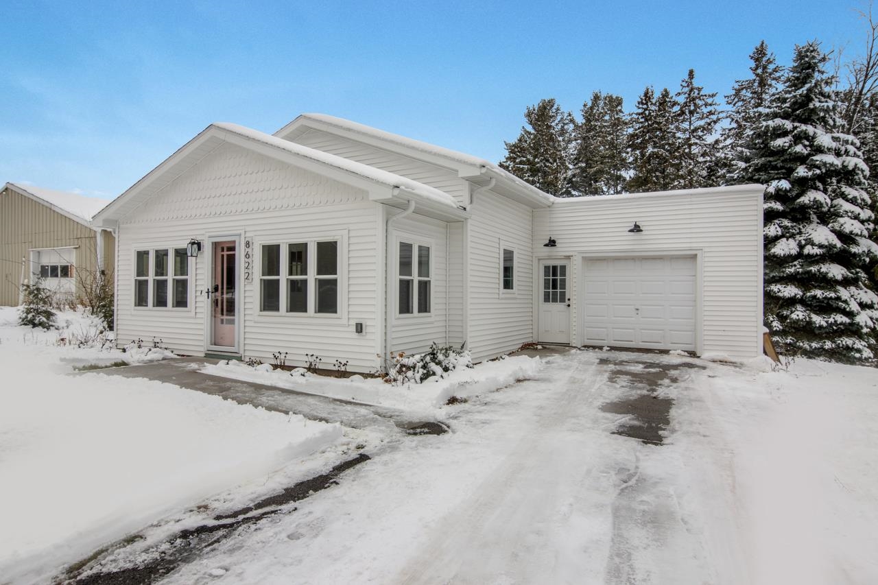8622 South Maple City Road Maple City, MI 49664 - Photo 2 of 30