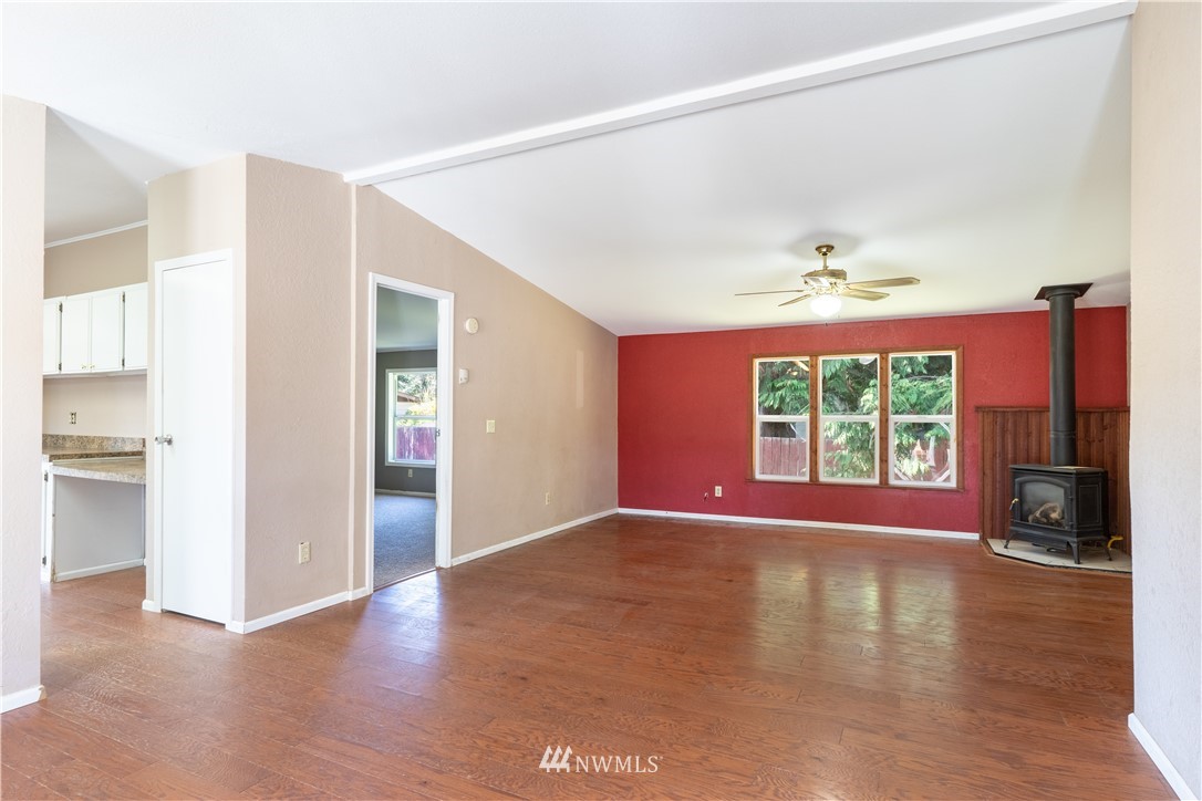 950 South Falcon Road Camano Island, WA 98282 - Photo 4 of 25 Gallery Image 4