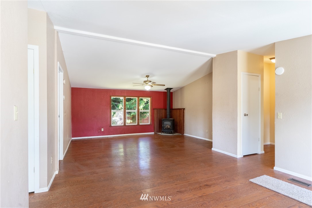 950 South Falcon Road Camano Island, WA 98282 - Photo 5 of 25 Gallery Image 5