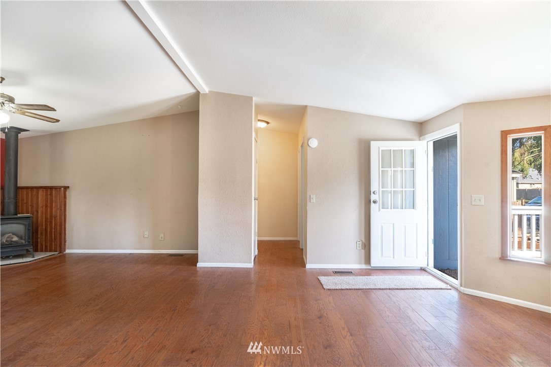 950 South Falcon Road Camano Island, WA 98282 - Photo 6 of 25 Gallery Image 6