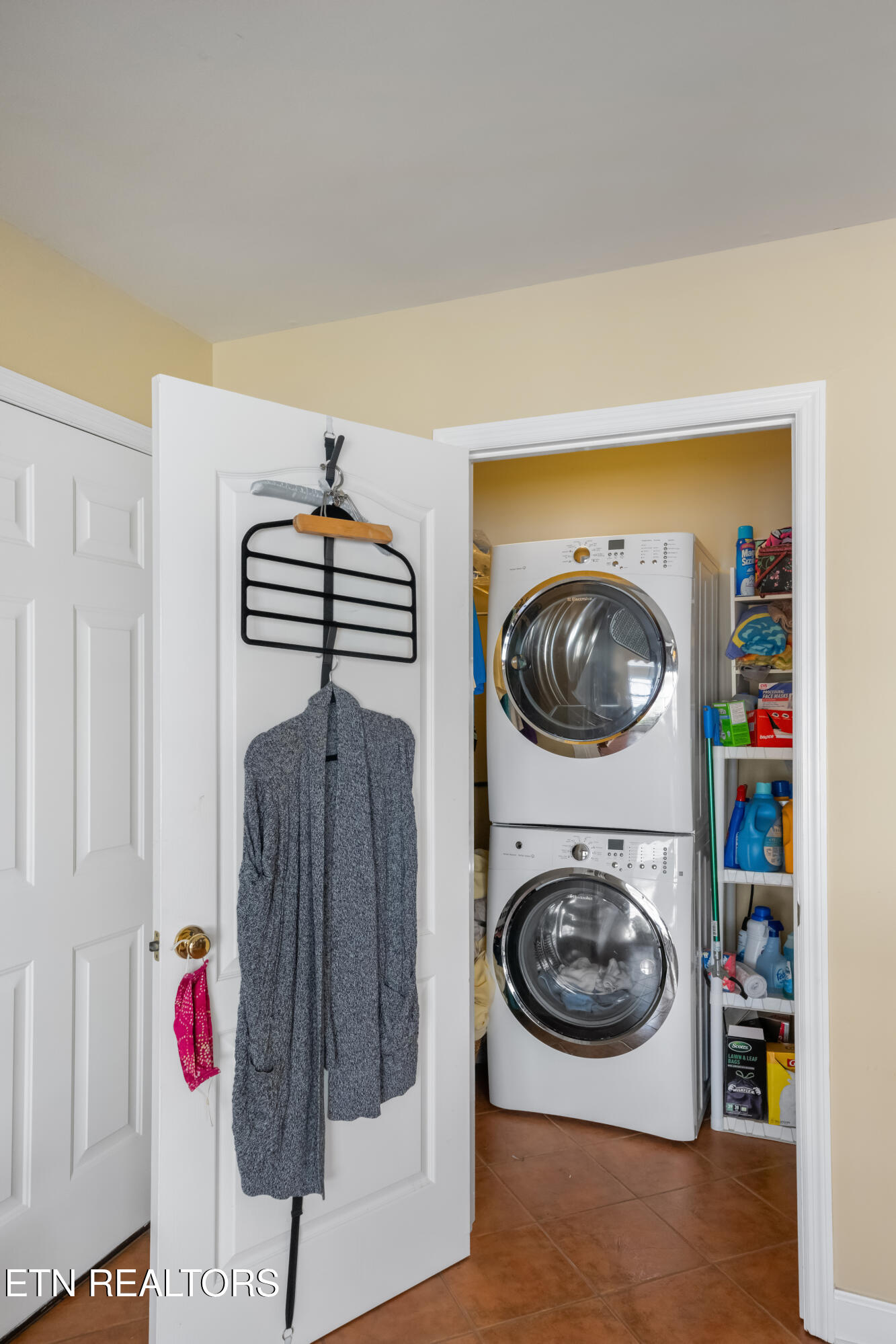 3413 Commodore Point Knoxville, TN 37922 - Photo 13 of 57 24 Laundry_18710