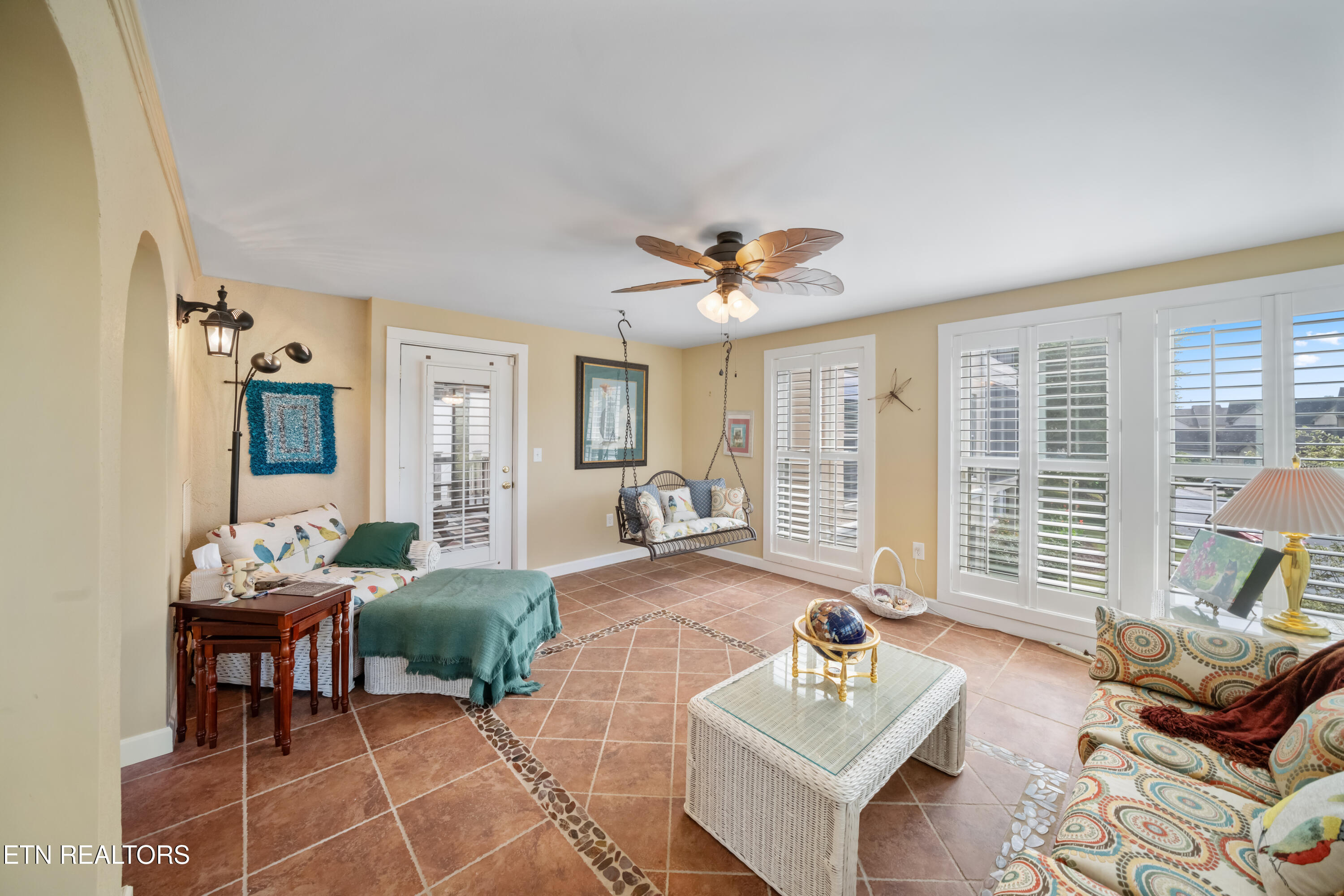 3413 Commodore Point Knoxville, TN 37922 - Photo 22 of 57 36 Sunroom_18765