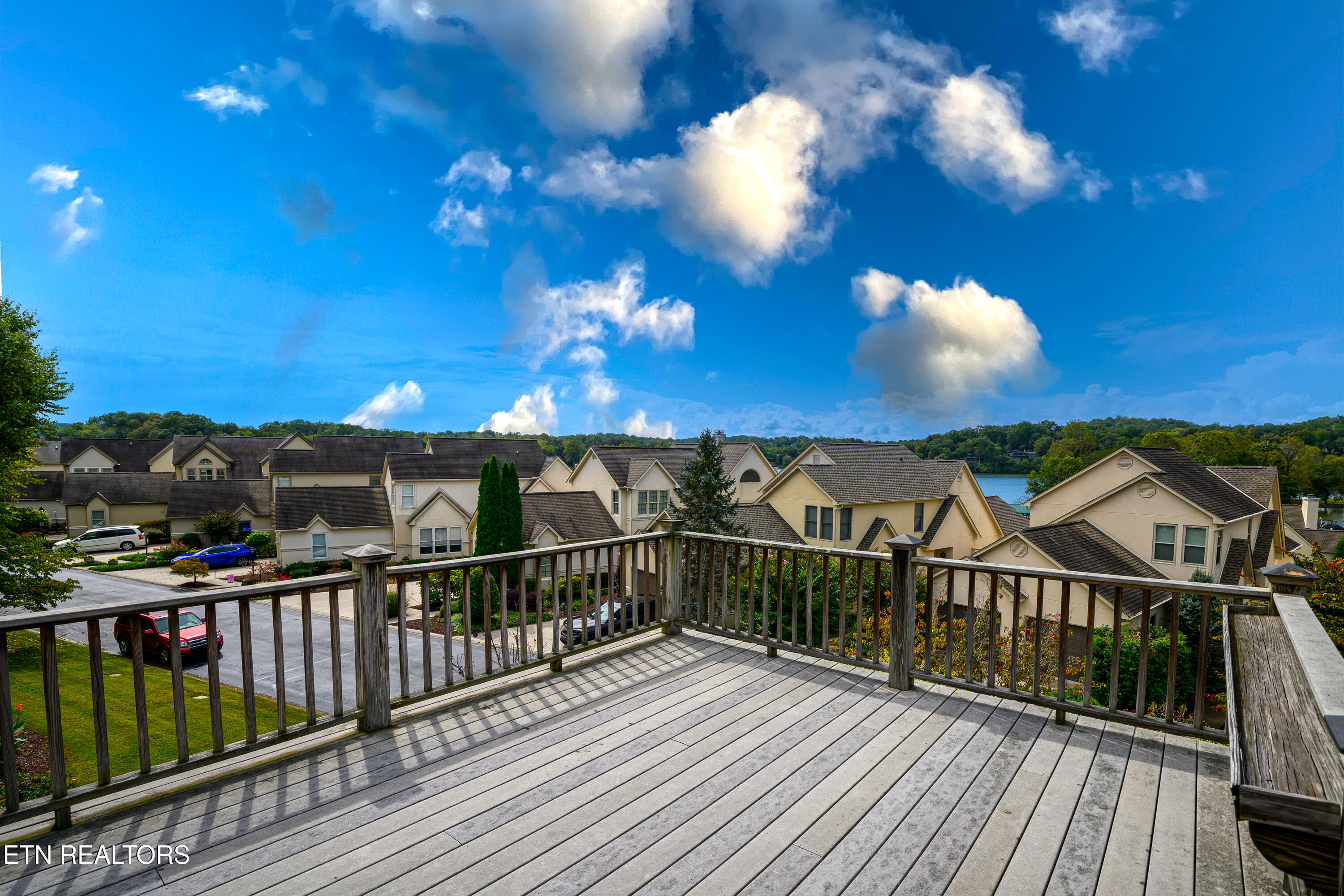 3413 Commodore Point Knoxville, TN 37922 - Photo 36 of 57 49 Upper Deck_18846