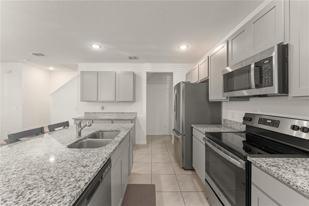 727 Costa Lane DeBary, FL 32713 - Photo 11 of 33
