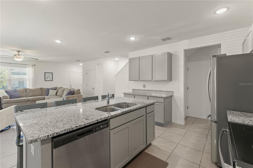 727 Costa Lane DeBary, FL 32713 - Photo 12 of 33