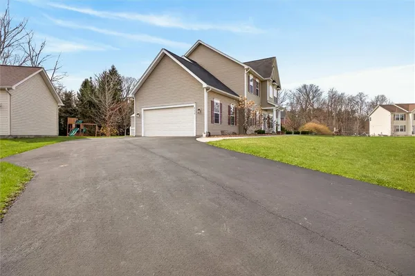 $399,900 | 111 York Bay Trail, Henrietta, NY 14586
