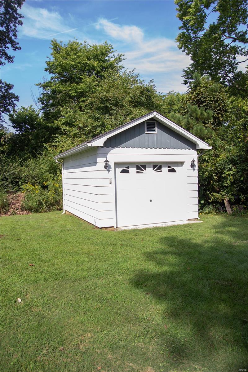 13847 Klaus Lake Road Highland, IL 62249 - Photo 33 of 35 Gallery Image 33