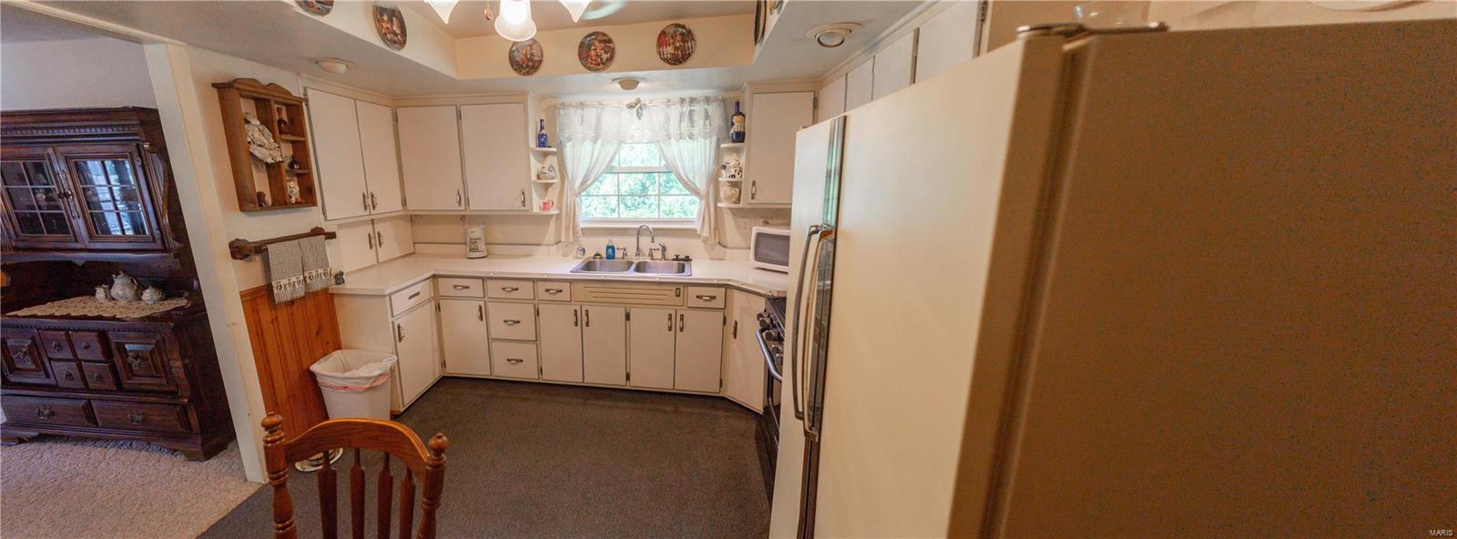 13847 Klaus Lake Road Highland, IL 62249 - Photo 10 of 35 Gallery Image 10