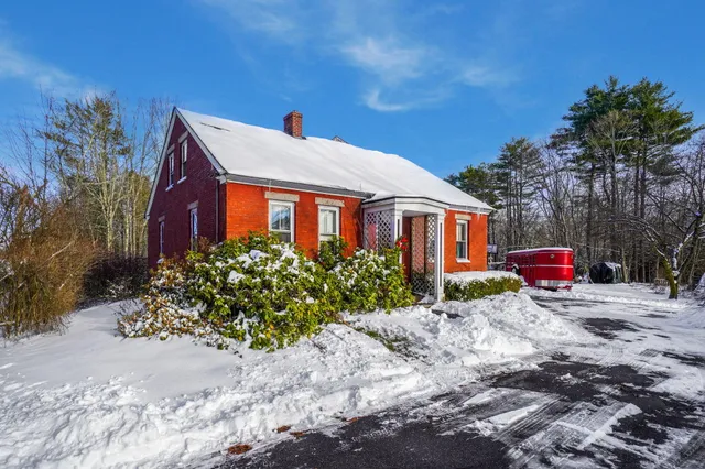 $475,000 | 281 Narragansett Trail, Buxton, ME 04093