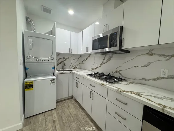 a view of a utility room