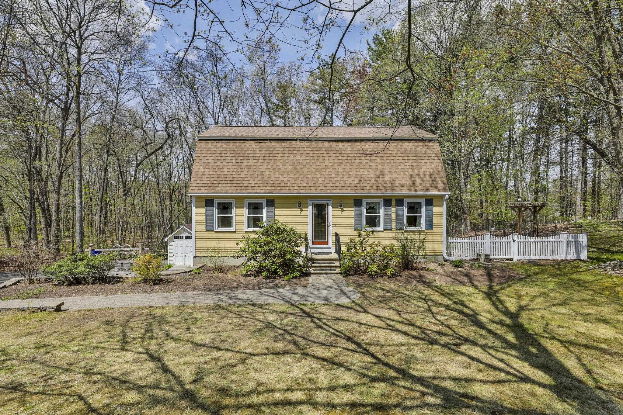9 Lund Drive Hudson, NH 03051 - Photo 1 of 43