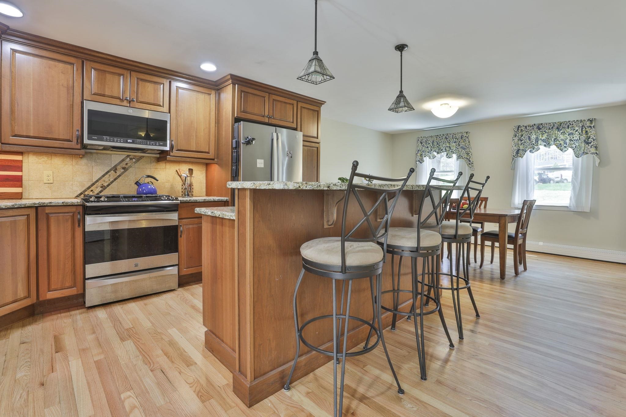 9 Lund Drive Hudson, NH 03051 - Photo 12 of 43