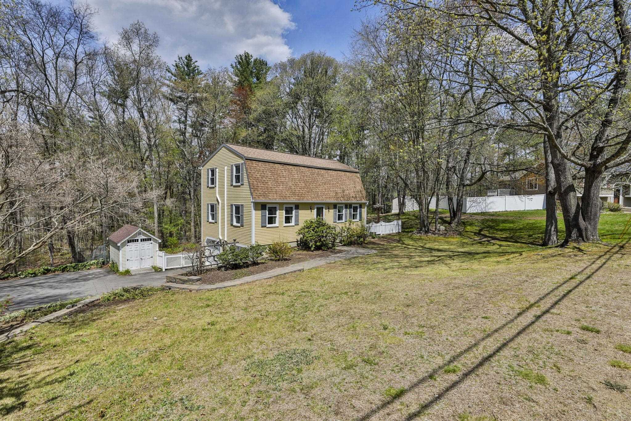 9 Lund Drive Hudson, NH 03051 - Photo 2 of 43
