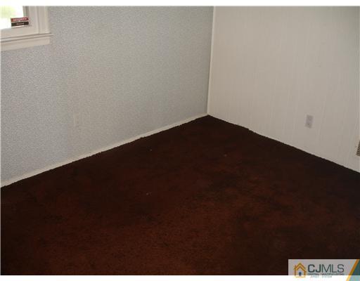 18 Sine Road Edison, NJ 08817 - Photo 5 of 8