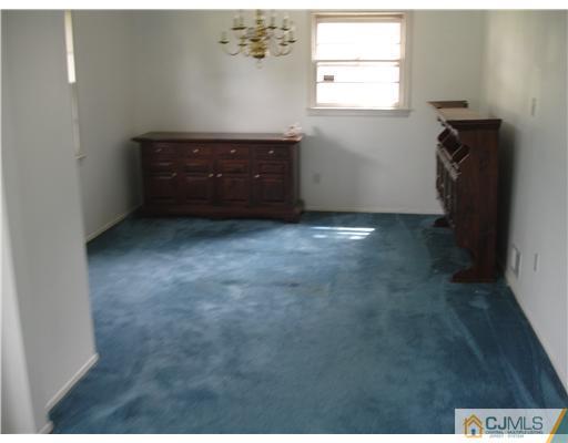 18 Sine Road Edison, NJ 08817 - Photo 6 of 8