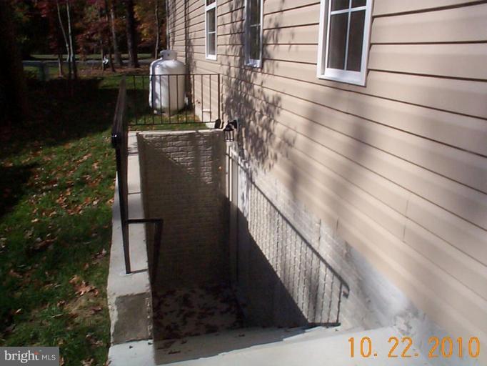 7731 Twin Oaks Road Severn, MD 21144 - Photo 21 of 29 Exterior #5