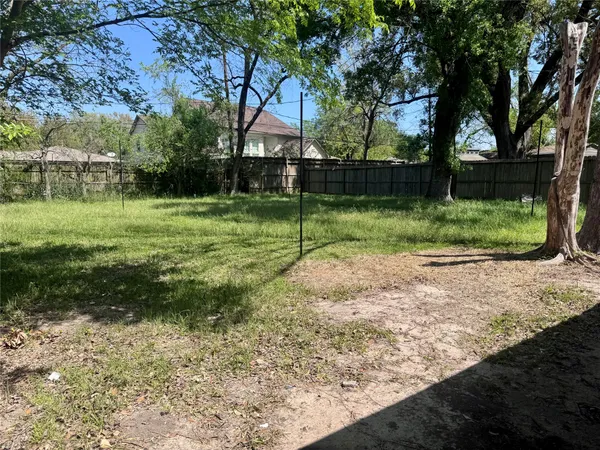 $1,495 | 5418 West 43rd Street, Houston, TX 77092