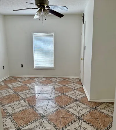 $3,200 | 602 Massey Tompkins Road, Baytown, TX 77521