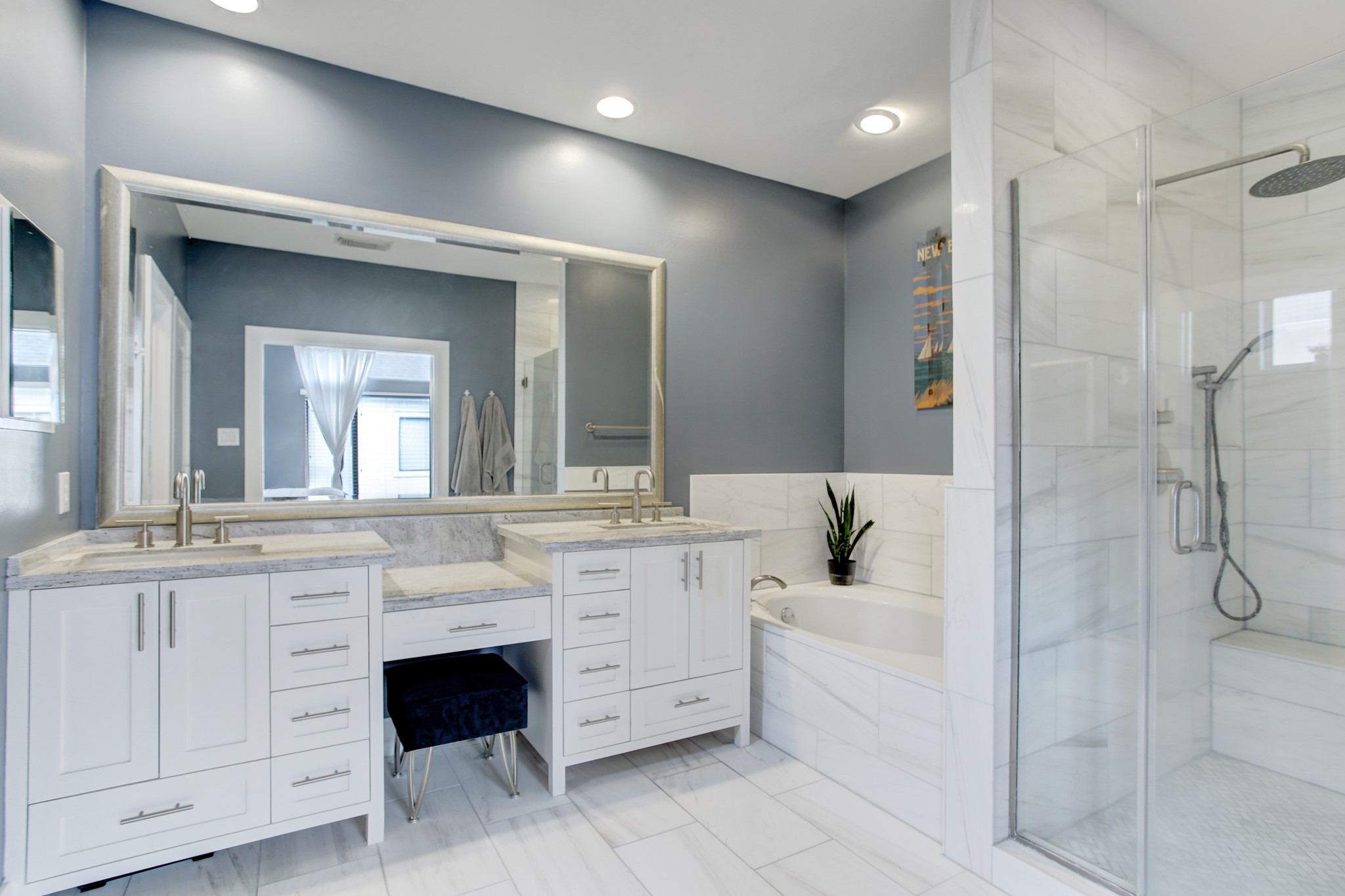 408 Parker Street Houston, TX 77007 - Photo 19 of 27 a bathroom with a granite countertop sink mirror and bathtub