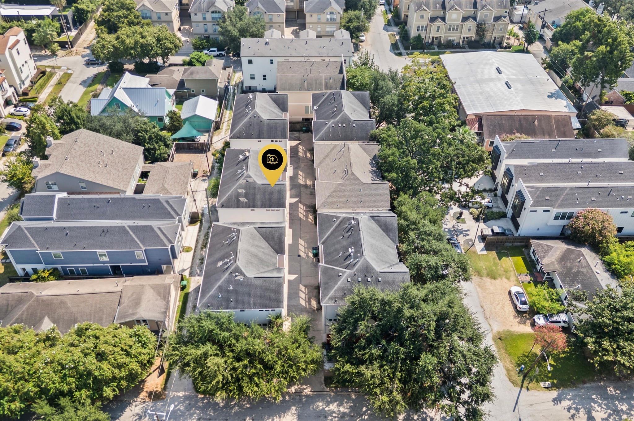 408 Parker Street Houston, TX 77007 - Photo 24 of 27 an aerial view of residential houses with outdoor space and swimming pool