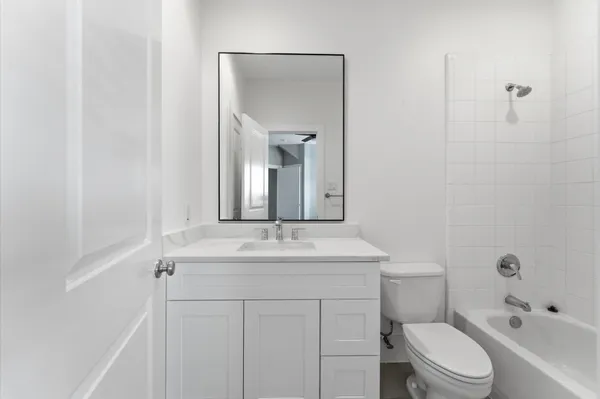 $3,100 | 408 Parker Street, Houston, TX 77007