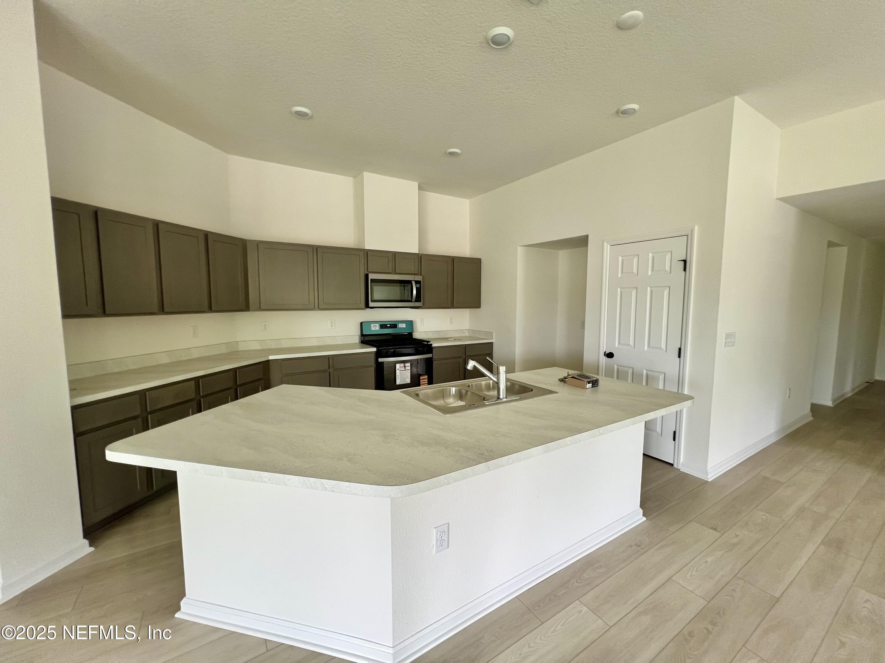 11112 Spg Mdws Road Jacksonville, FL 32222 - Photo 2 of 17 2