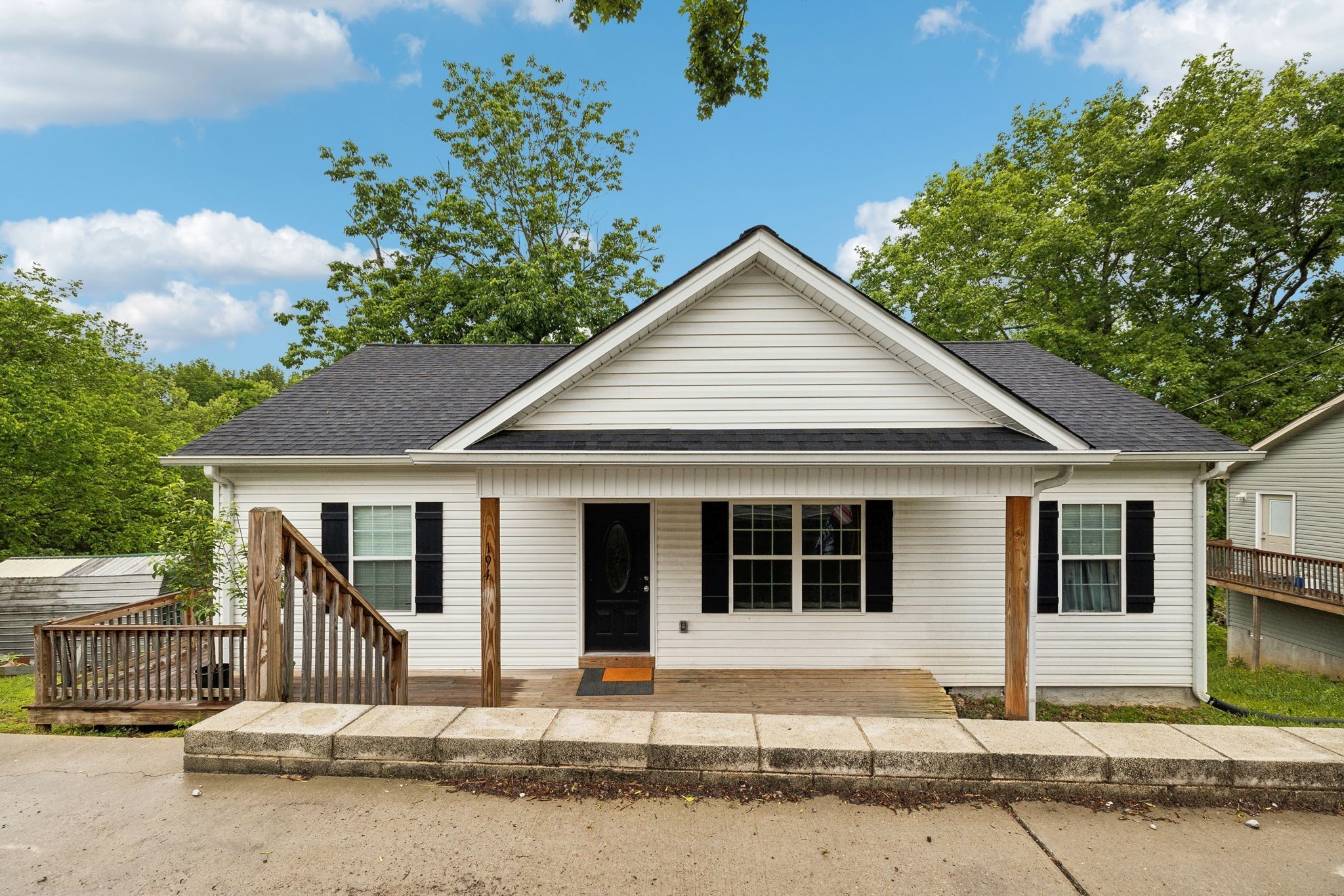 194 Hunter Avenue Carthage, TN 37030 - Photo 1 of 20
