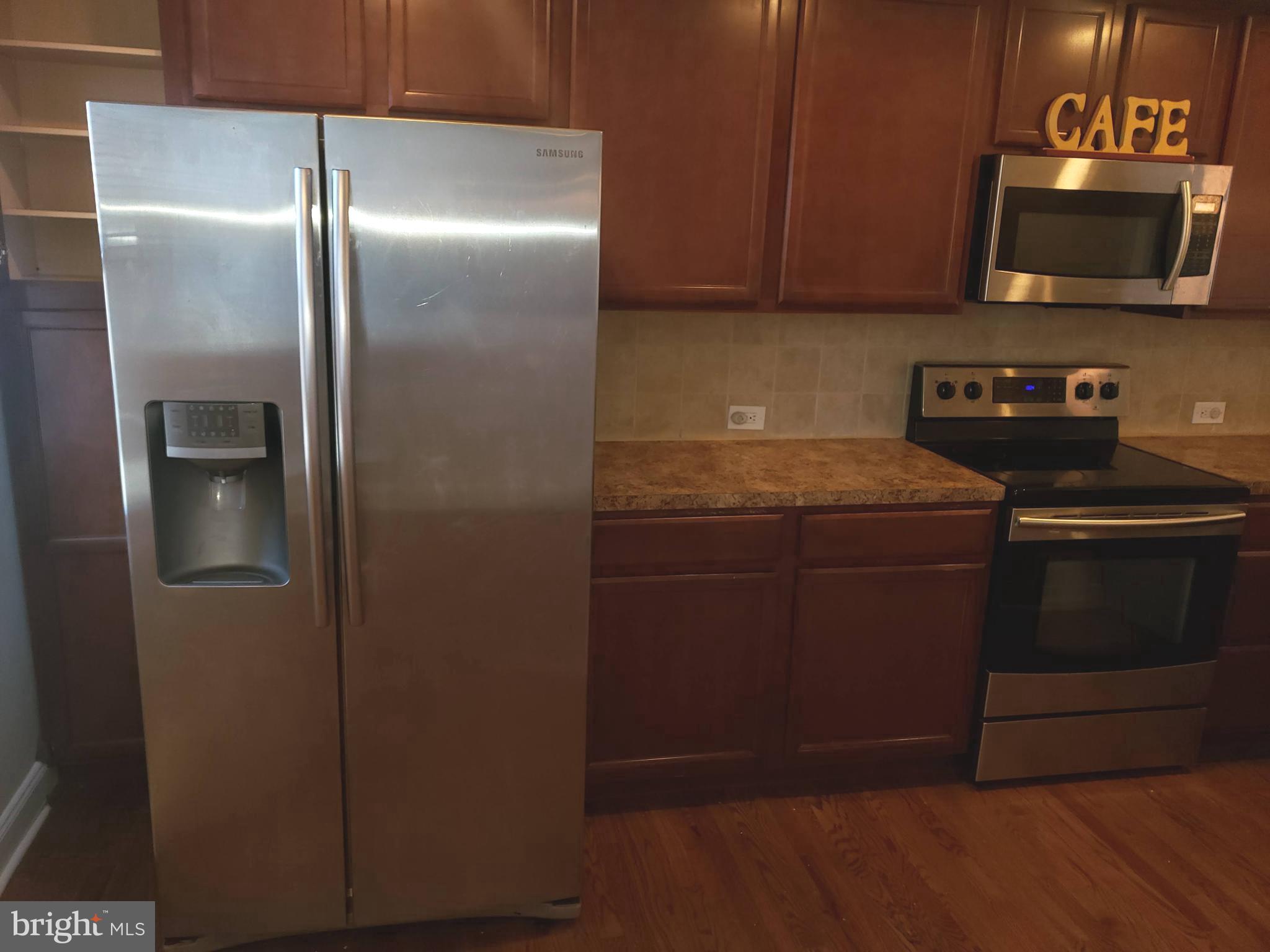 1850 Farrington Road Philadelphia, PA 19151 - Photo 4 of 20 Matching Refrigerator