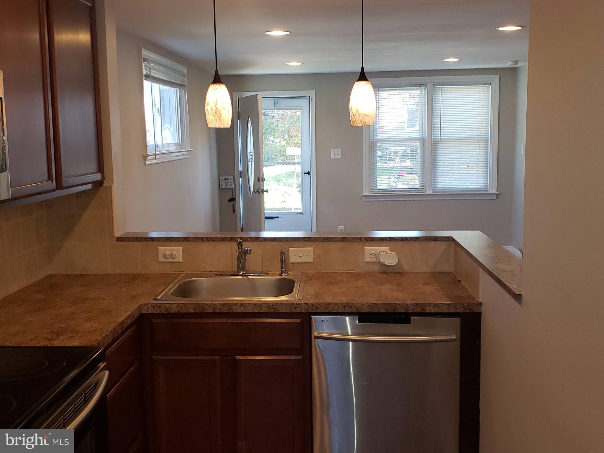 1850 Farrington Road Philadelphia, PA 19151 - Photo 5 of 20 Kitchen Dishwasher