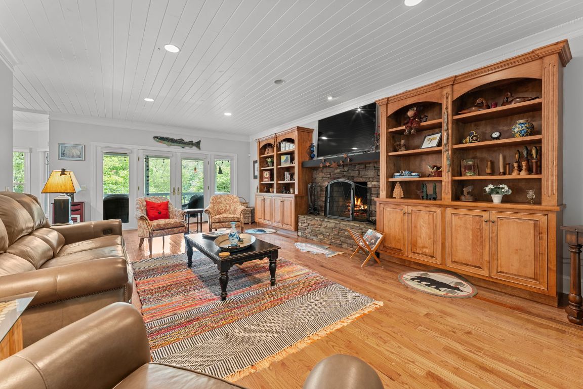 160 Sparkling Lakes Road Highlands, NC 28741 - Photo 9 of 30 Gallery Image 9