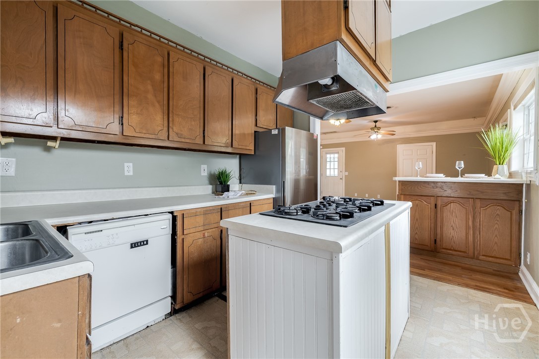 51 Travis Street Savannah, GA 31406 - Photo 11 of 40