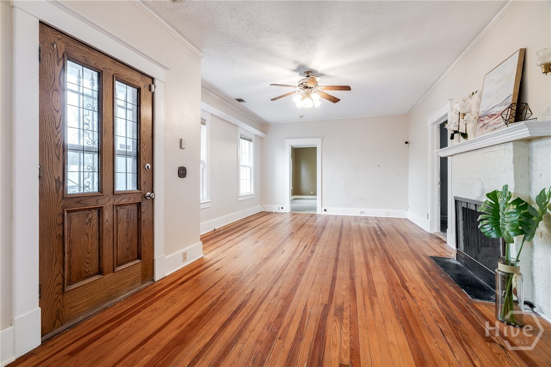 51 Travis Street Savannah, GA 31406 - Photo 5 of 40