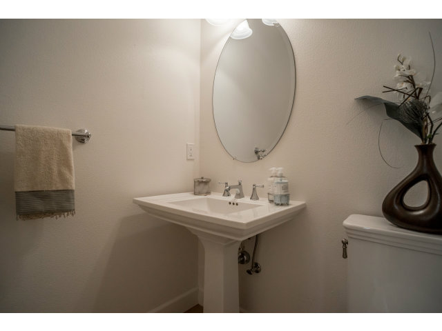 10849 North Stelling Road Cupertino, CA 95014 - Photo 12 of 16 Gallery Image 12