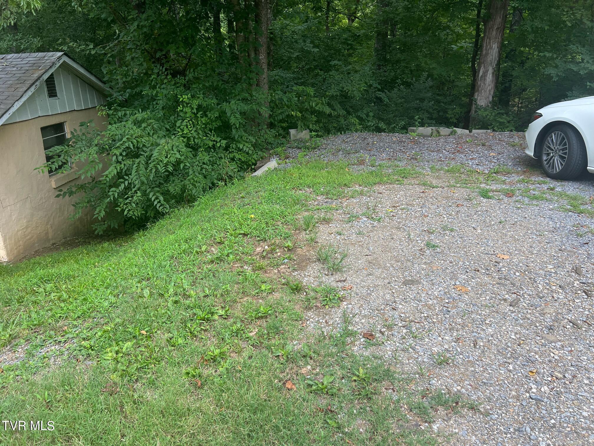 901 Topside Road Sevierville, TN 37862 - Photo 8 of 15 image8