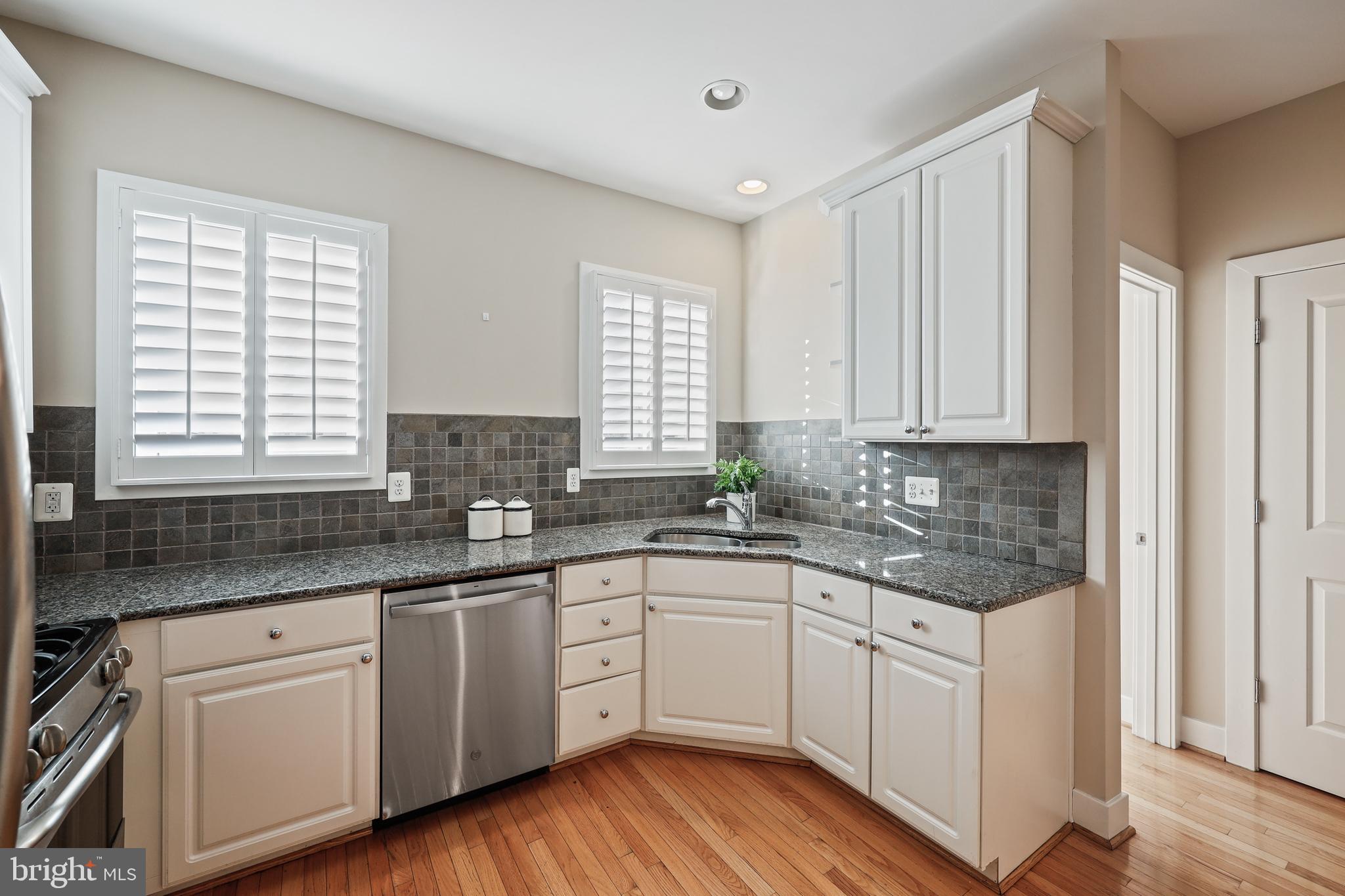 21 Yogurt Lane Baltimore, MD 21231 - Photo 17 of 40 Gourmet Kitchen with hardwood flooring