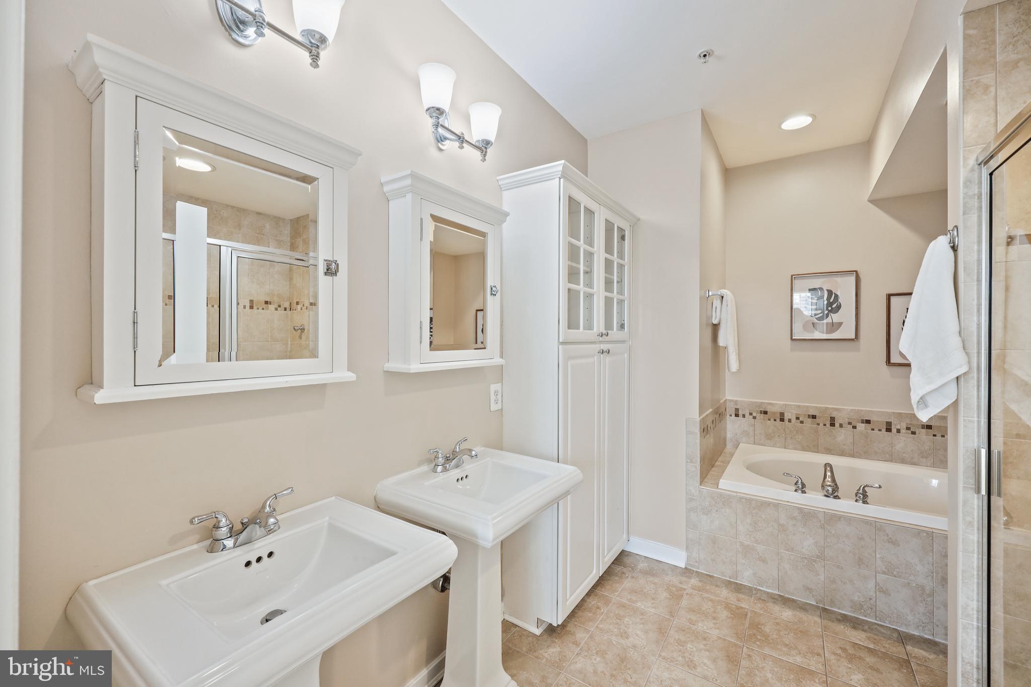 21 Yogurt Lane Baltimore, MD 21231 - Photo 26 of 40 Primary Bath with double pedestal sinks