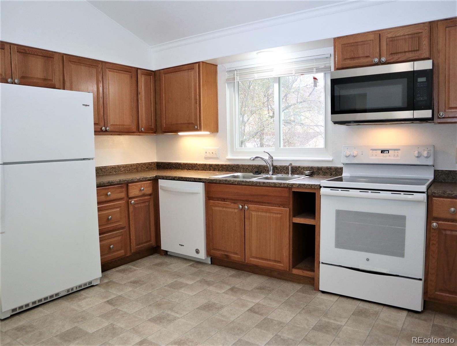 3754 South Walden Way Aurora, CO 80013 - Photo 4 of 35