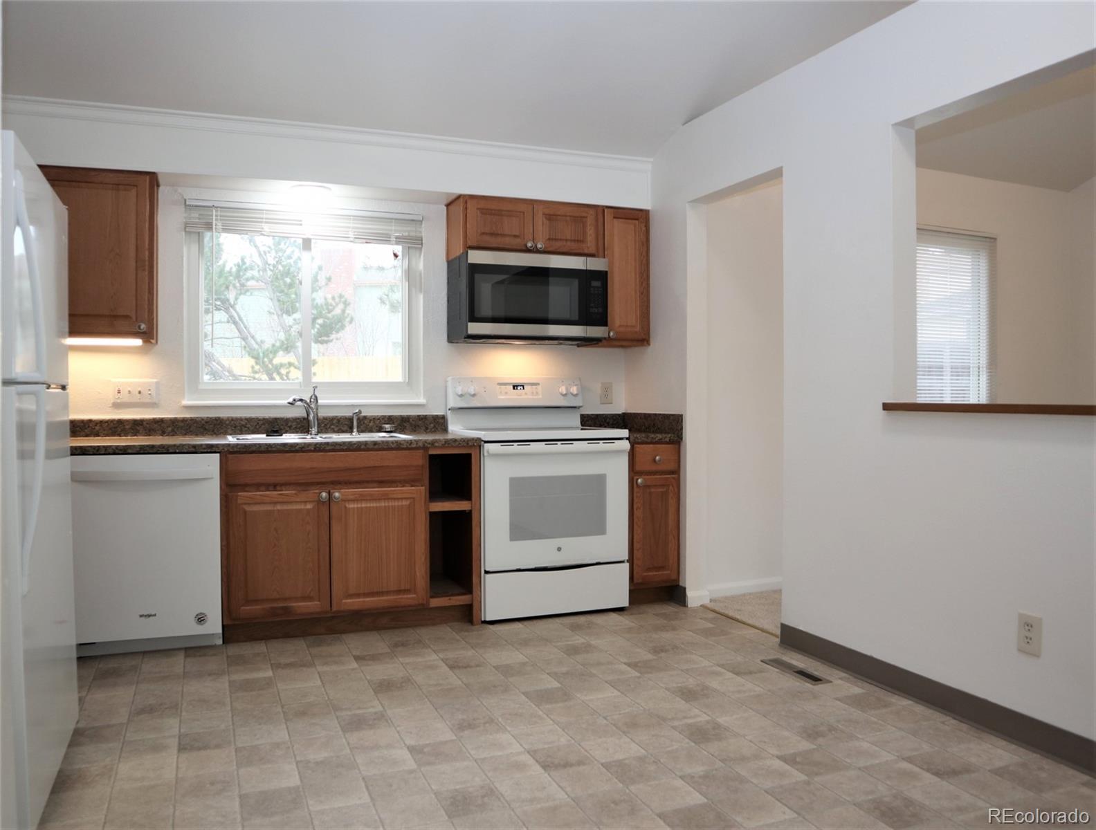 3754 South Walden Way Aurora, CO 80013 - Photo 6 of 35