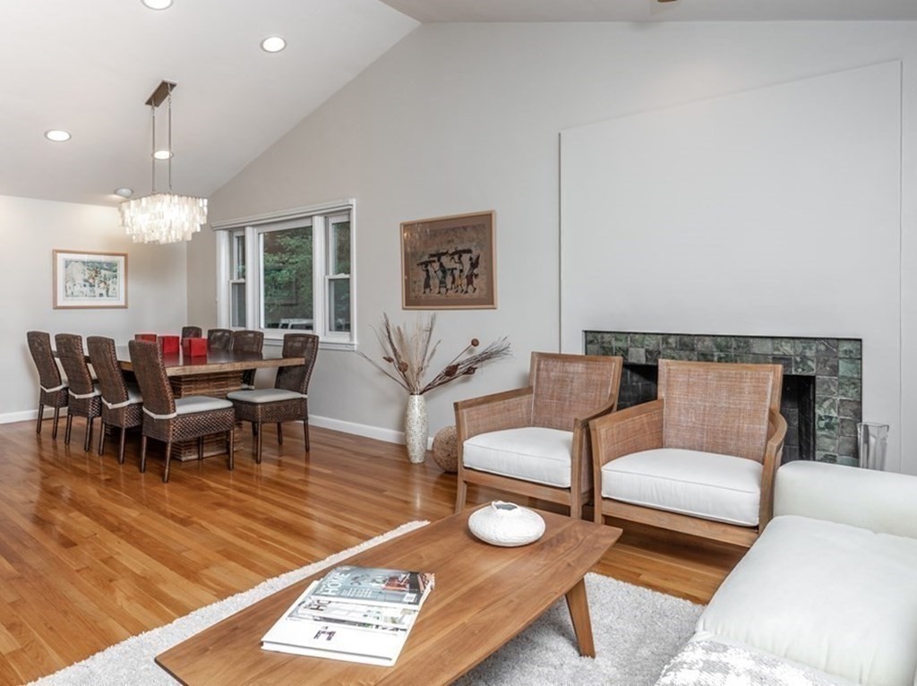 131 Wayne Road Newton, MA 02459 - Photo 3 of 31