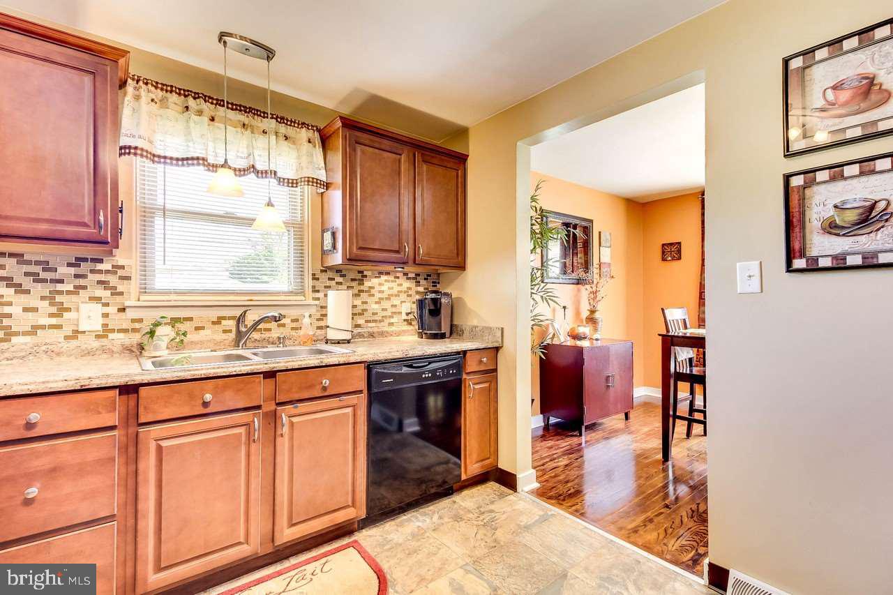 2433 Wharton Road York, PA 17402 - Photo 8 of 25 Gallery Image 8