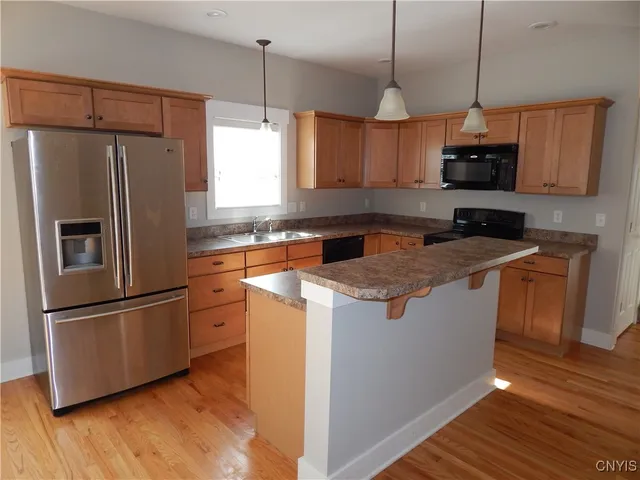 $3,000 | 8176 Whitman Way, Clay, NY 13090