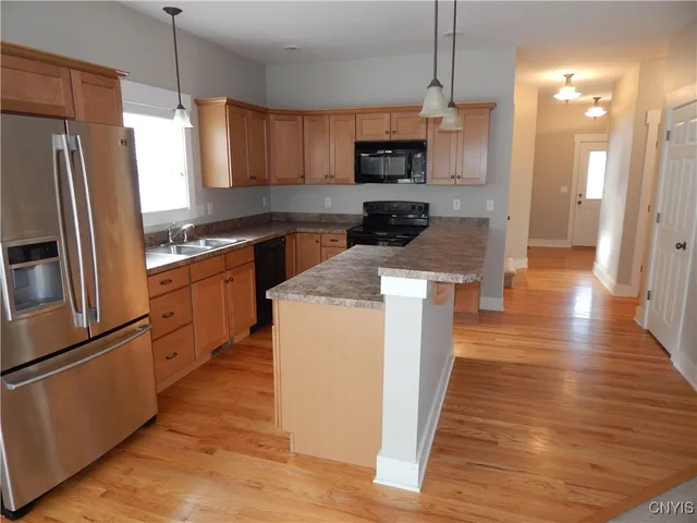 $3,000 | 8176 Whitman Way, Clay, NY 13090