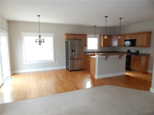 $3,000 | 8176 Whitman Way, Clay, NY 13090