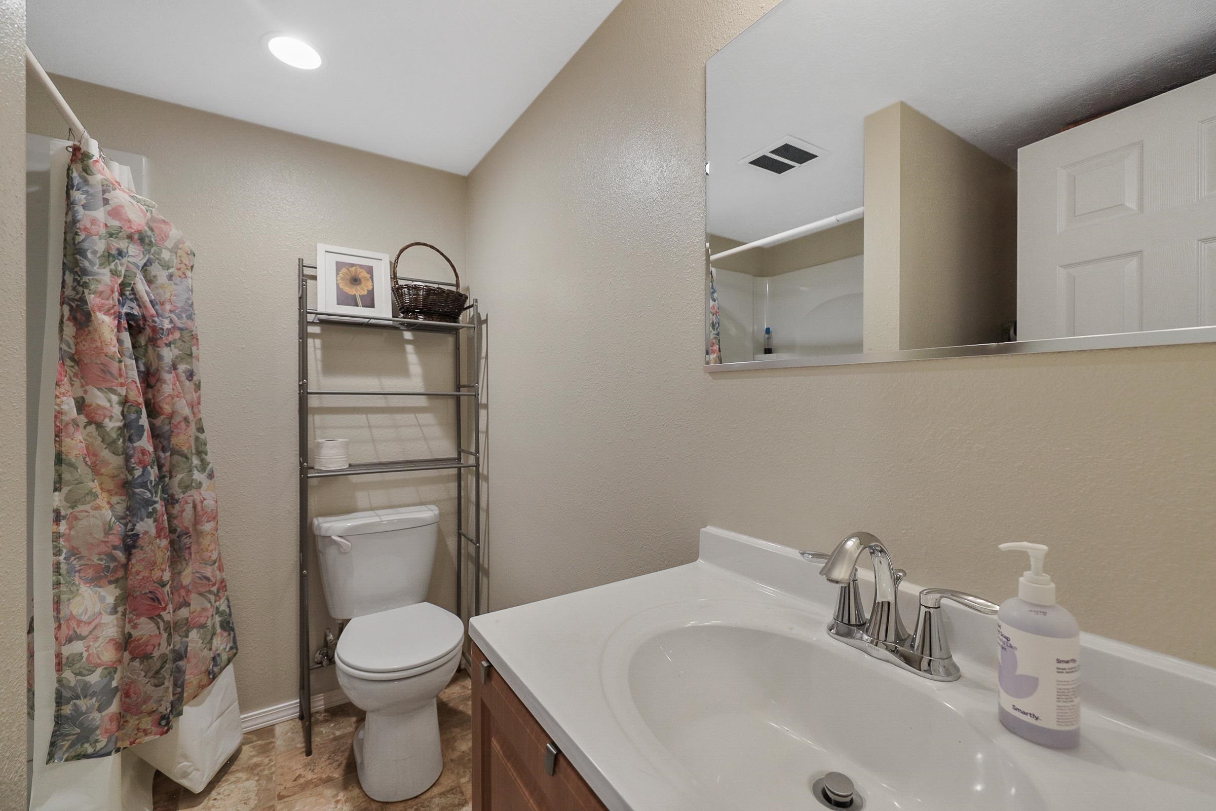 713 North University Road Spokane Valley, WA 99206 - Photo 14 of 20 Gallery Image 14